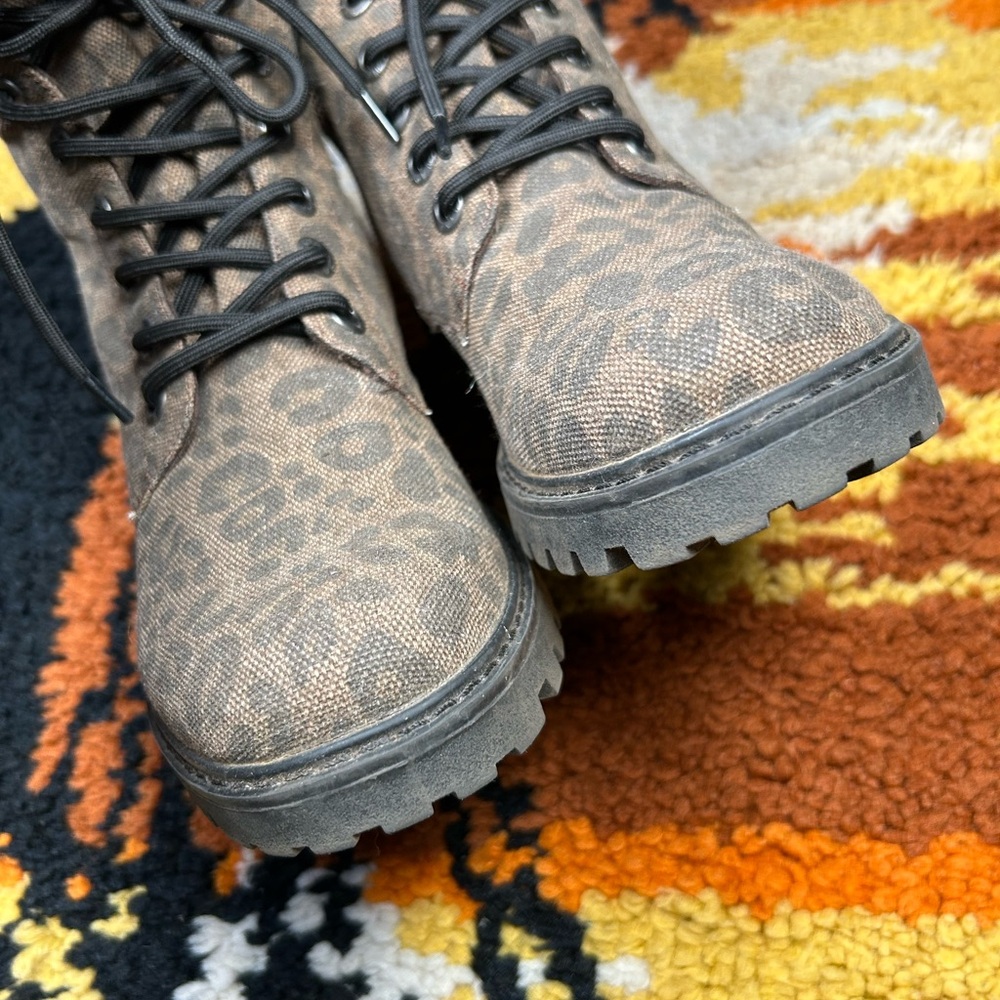 BLOWFISH, leopard print combat boots!! - Picture 4 of 12